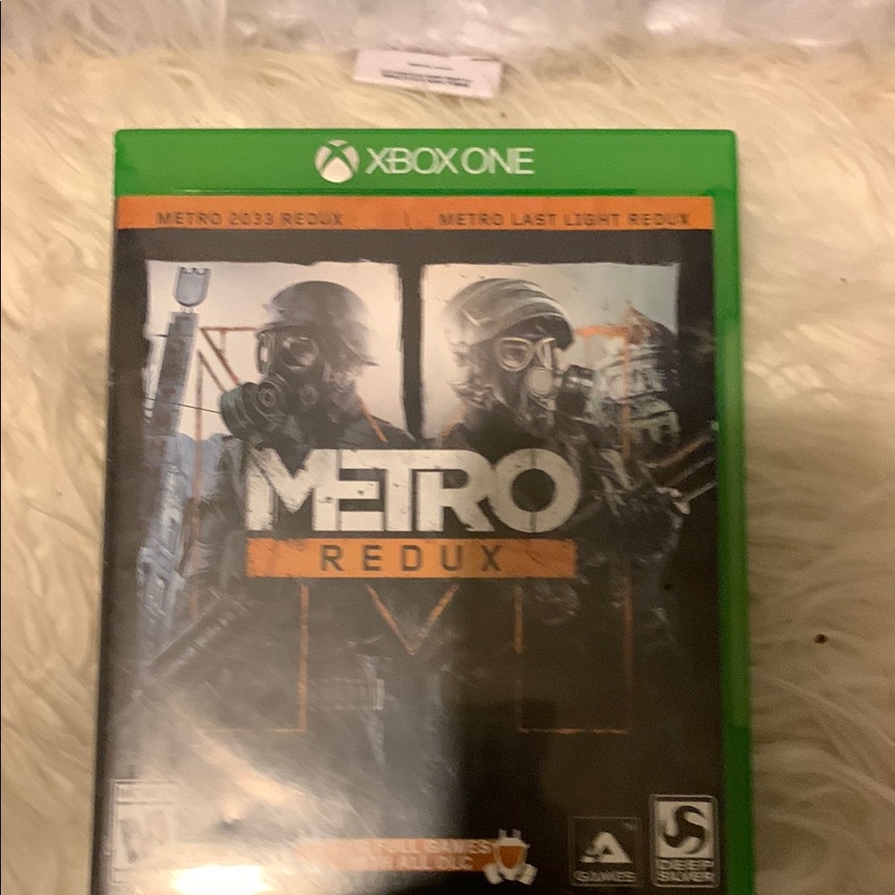Metro Redux for One -‎ Green Case